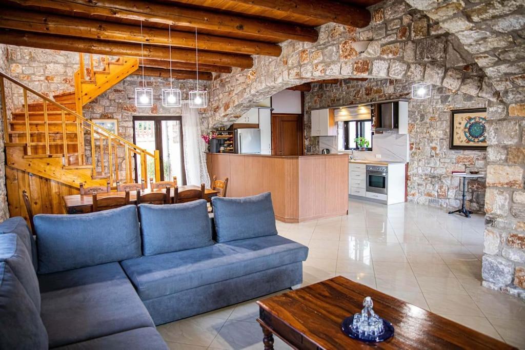 Vicina - In Platanias And 4min By The Villa
