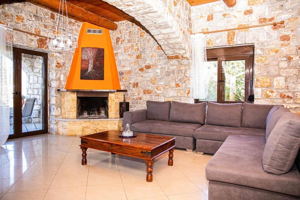 Vicina - In Platanias And 4min By The Chania (Crete)