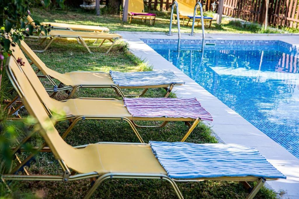 Vicina - In Platanias And 4min By The